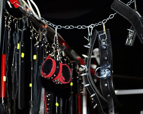 bdsm free videos|Extrem BDSM Porno